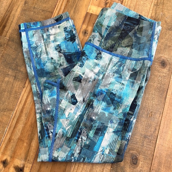 Lululemon Wunder Under high rise crop - Picture 2 of 5